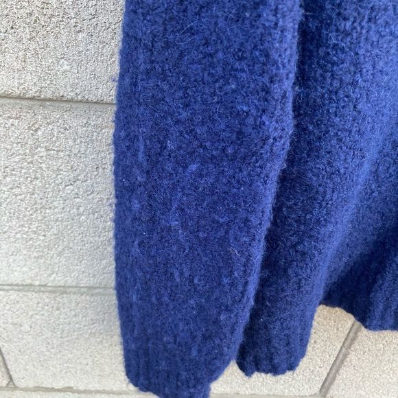 Reformation Amelia V neck Sweater M - Picture 6 of 7